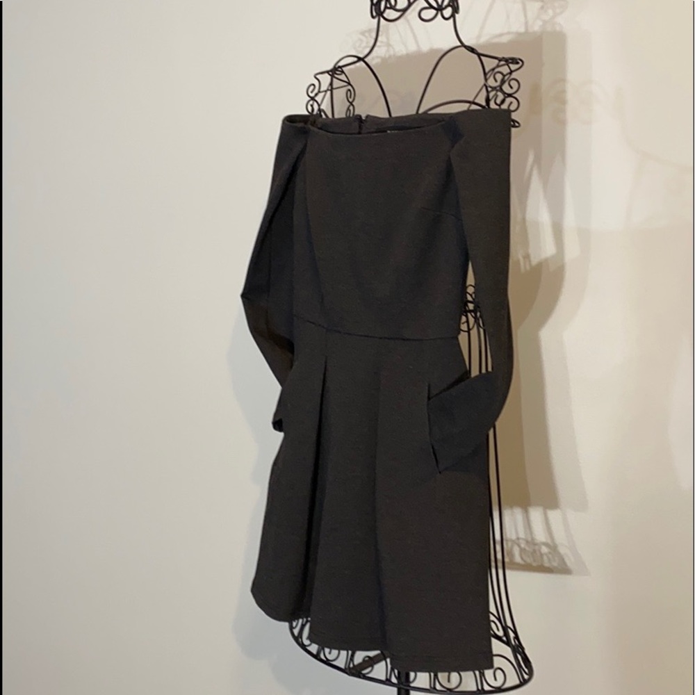 Off shoulder dress with pockets